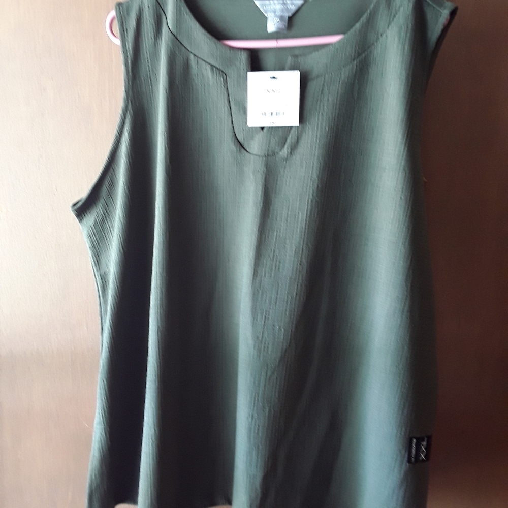 Sleeveless woman's top